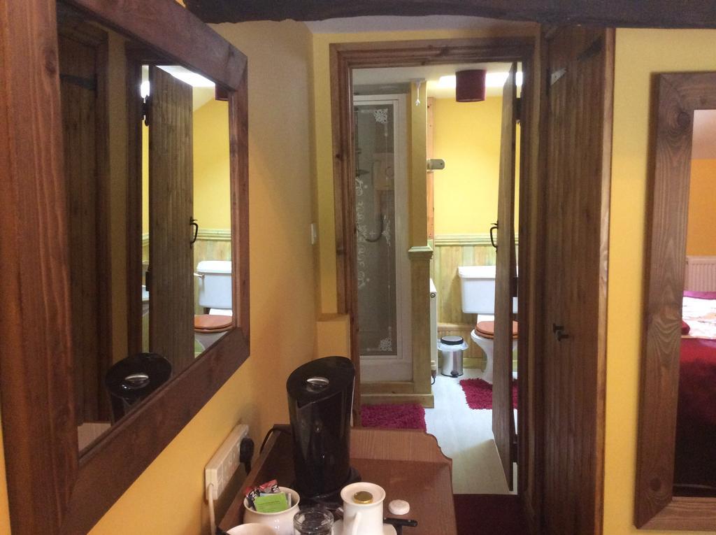 The Old Forge B&B Knockin Стая снимка