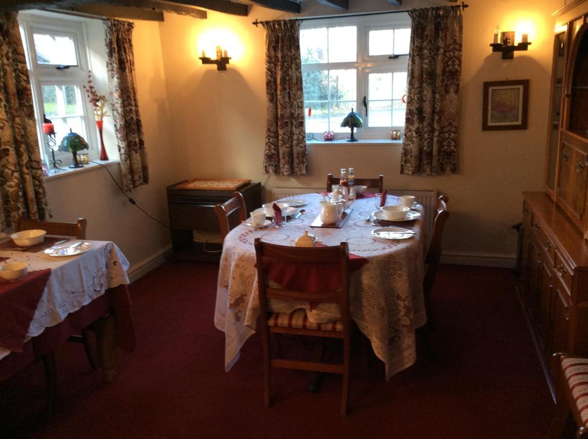 The Old Forge B&B Knockin Екстериор снимка